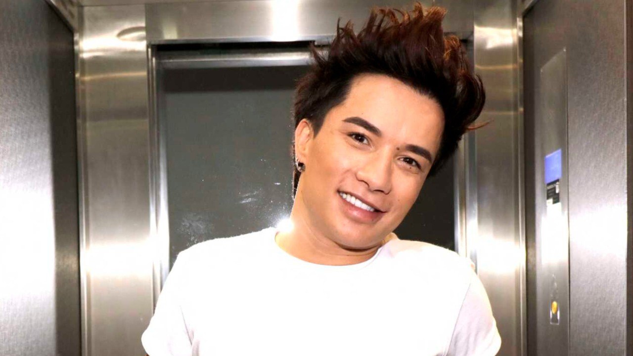 GALA VIDÉO - PHOTO - Relooking raté de Loana : le coiffeur Nicolas Waldorf réagit à ce “dossier délicat”