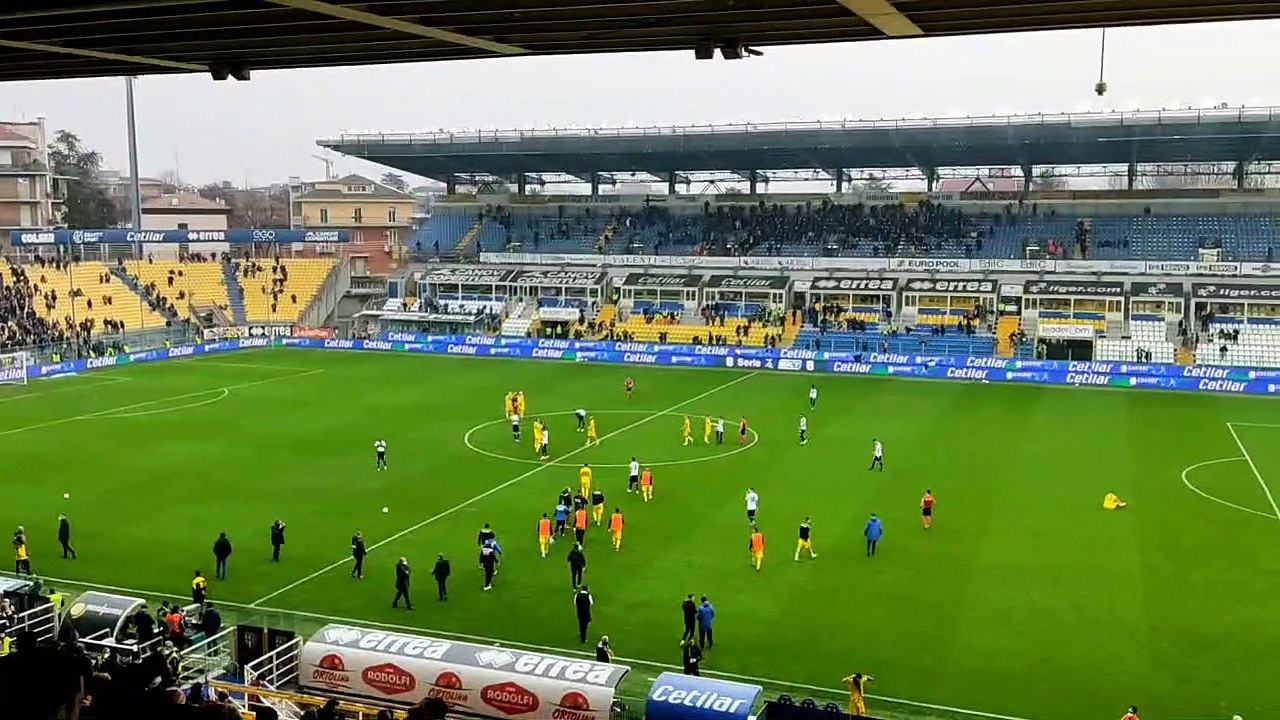 Parma-Ternana 2-3, contestazione nel post partita