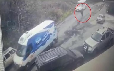 Minibüsün altında kalan görme engelli, hayatını kaybetti (2)