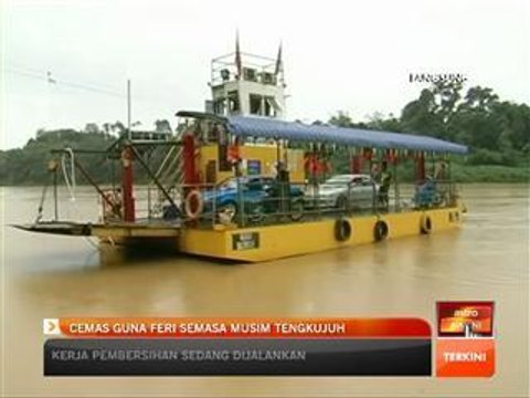 Cemas guna feri semasa musim tengkujuh