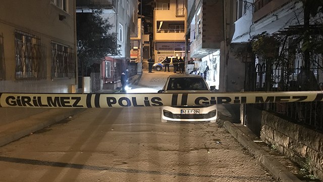 Sokak ortasında silahla vurulan şahıs yaralandı