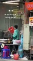 Clip: Qua lấy đồ cho khách nhưng không thấy chủ quán đâu, shipper liền tự tay nấu luôn