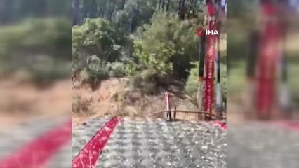 Pendik'te Off- Road aracı devrildi... Araç içindeki çocukların kurtarılma anı kamerada