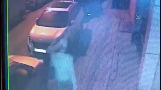 Otomobillerin farlarını çaldığı iddiasıyla 3 şüpheli yakalandı