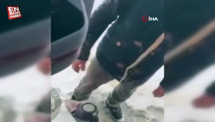 Afyonkarahisarda köy imamı, şoförlere çay dağıttı