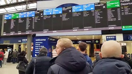 La tempête Eunice balaie le nord de l'Europe, faisant au moins 16 morts