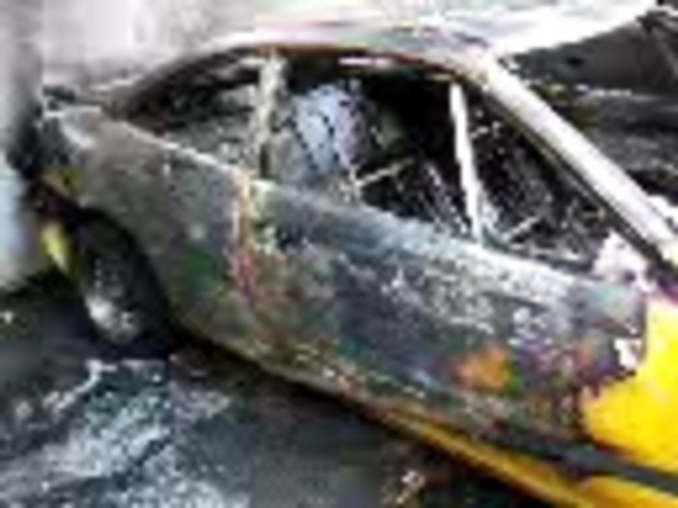 MA VOITURE BRULE