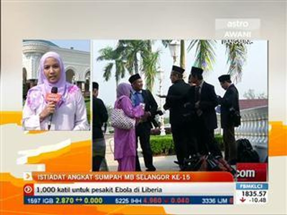 Istiadat Angkat Sumpah - Perkarangan Istana ber...