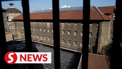 French modelling agent who founded agency with Epstein dies in custody