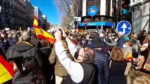 Manifestación a favor de Ayuso en Génova