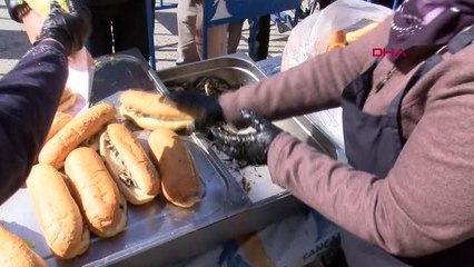 Sancaktepe'de Hamsi Festivali; 7 ton hamsi dağıtıldı