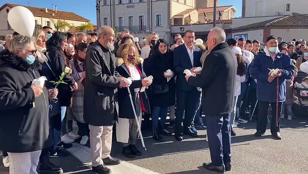 Marche blanche en hommages aux huit victimes