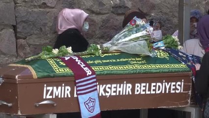 Tur otobüsünün devrilmesi sonucu hayatını kaybeden milli sporcu son yolculuğuna uğurlandı