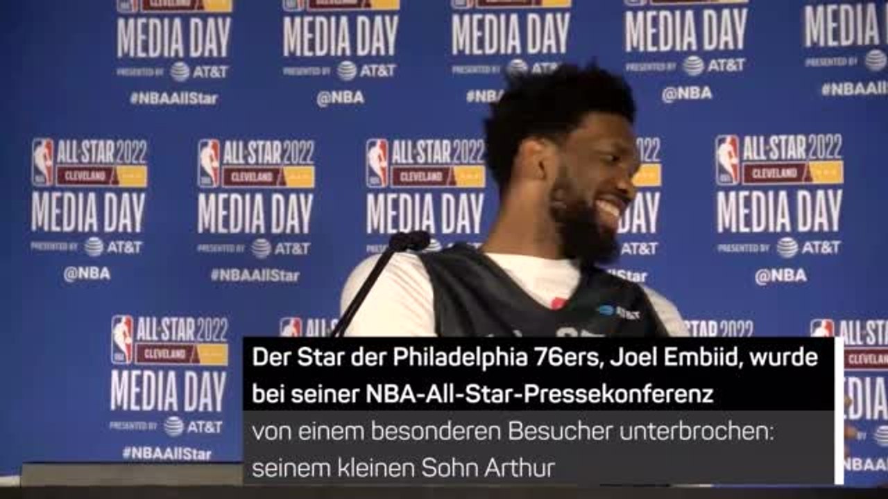 Wie putzig! Embiids Sohn crasht Pressekonferenz