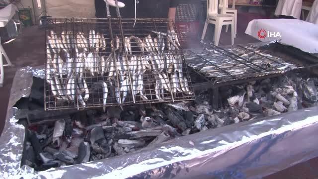 Bayrampaşa'da Hamsi ve Kültür Festivali renkli görüntülere sahne oldu: 4 ton hamsi dağıtıldı