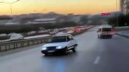 Çekmeköy'de bir sürücü yolu kapatıp drift attı