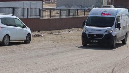 VAN'DA, SOKAK HAYVANLARI İÇİN 120 NOKTAYA MAMA VE SU BIRAKILDI