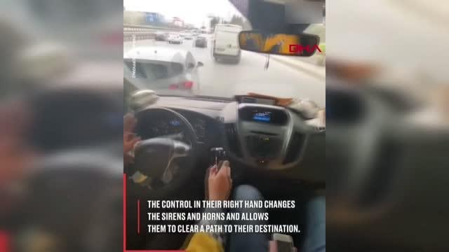 DÜNYADA MİLYONLARCA KEZ İZLENEN AMBULANS VİDEOSUNU ÇEKEN SÜRÜCÜLERİN NEFES KESEN EĞİTİMİ