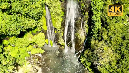 Beautiful Waterfall Relaxing music (4K)
