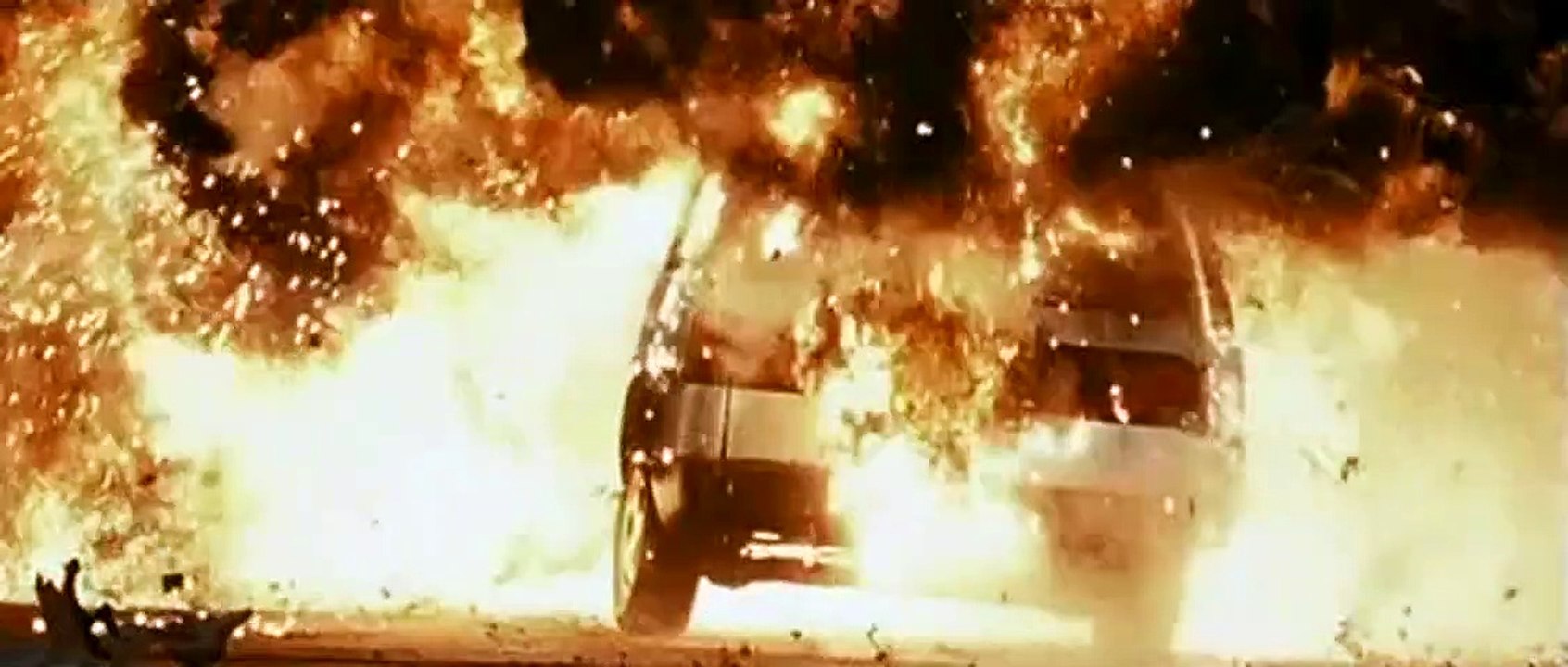 Nido de avispas Tráiler VO
