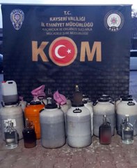 Kayseri'de 350 litre el yapımı sahte alkol ele geçirildi