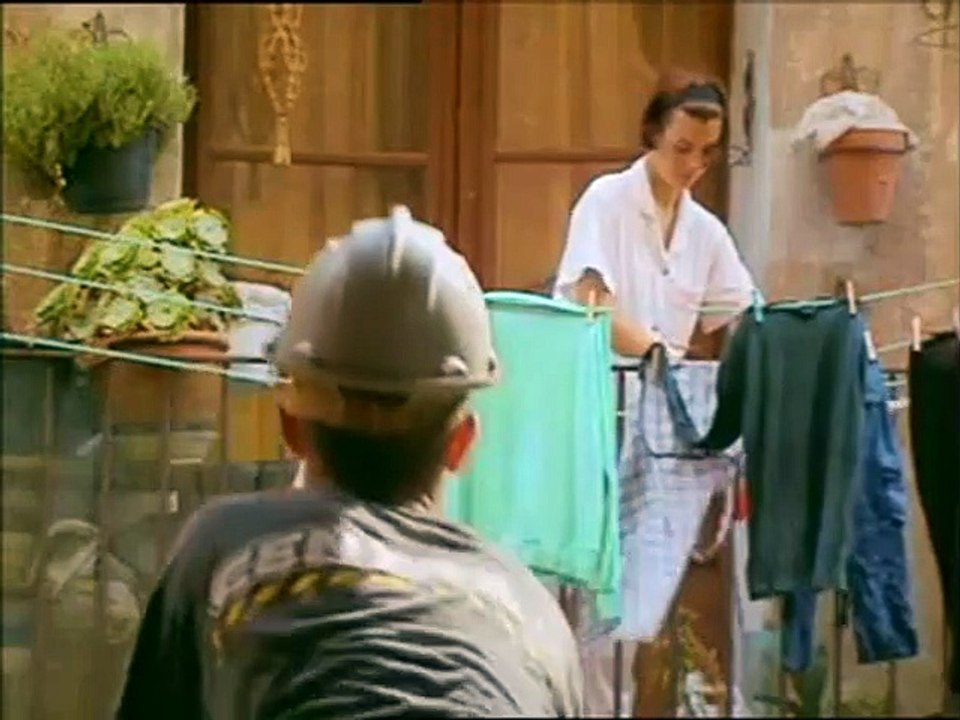 En construcción Tráiler
