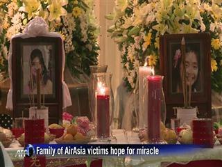 Family of AirAsia QZ8501 victims hope for miracle