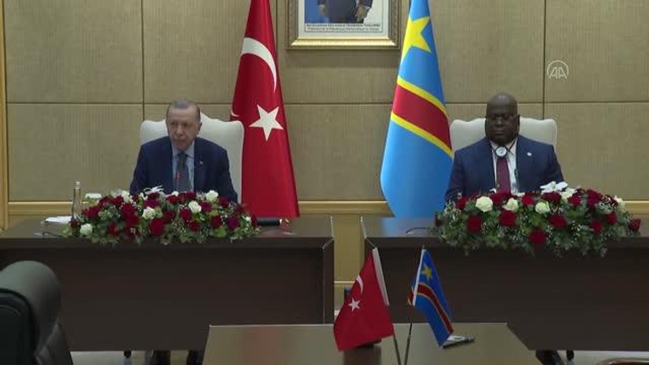 Son dakika haberleri | Cumhurbaşkanı Erdoğan: "(Demokratik Kongo'ya) 100 bin doz aşıyı beraberimde getirdim. Sağlık Bakanlığımız 1 milyon doz Sinovac ve 100 bin doz...