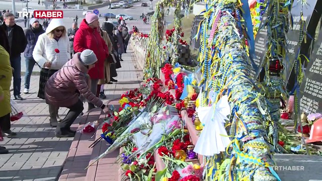 Ukrayna'da 'Onur Devrimi'nde ölenler anıldı