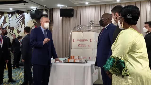 Türkiye, Kongo Demokratik Cumhuriyeti'ne 100 bin doz Kovid-19 aşısı hibe etti