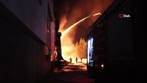 Sakarya'da ambalaj fabrikası alev alev yanıyor