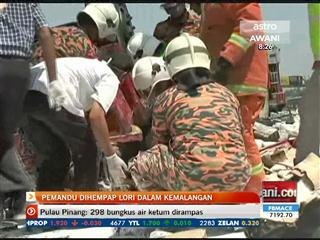 Pemandu dihempap lori dalam kemalangan