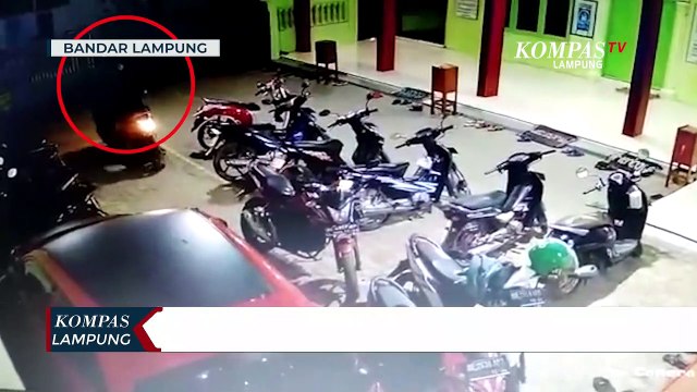 Sedang Salat, Motor Jamaah Raib Digasak Pencuri