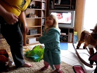 Julie danse avec papa