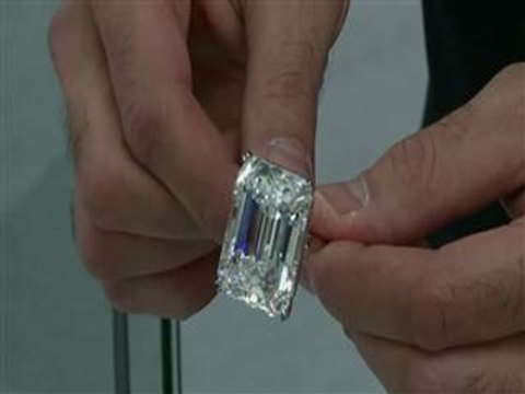 'Flawless' 100.2 carats diamond on show in Dubai