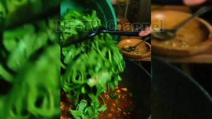 Kangkung dimasak tumis kuah campur ayam enak juga loh