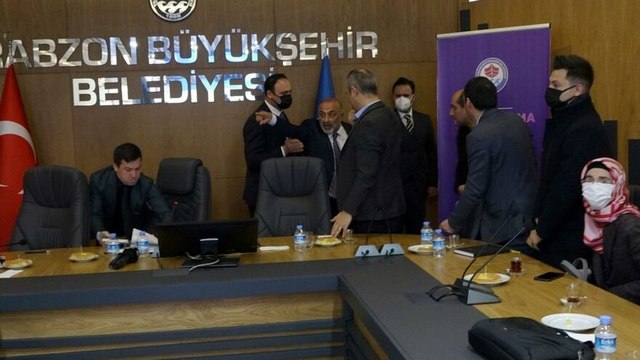 ‘Öfke kontrolü eğitimi’ imza protokolünde kavga çıktııı