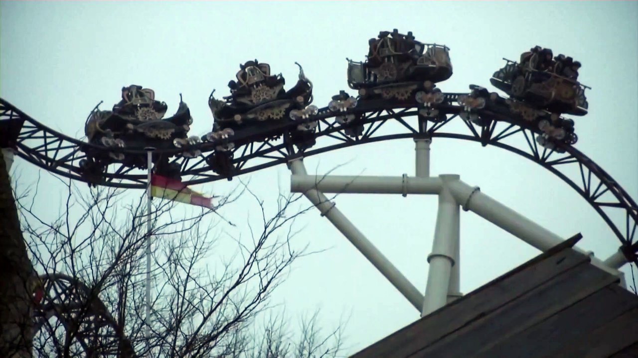 'Wollen das kein zweites Mal durchmachen': Menschen stecken stundenlang in Achterbahn fest