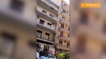 Catania, seminuda lancia oggetti da un balcone di via Etnea