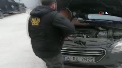 Şırnak'ta aracın motor kısmına saklanan uyuşturucuyu 'Stark' buldu