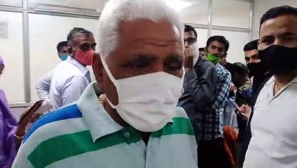 hospitalअस्पताल में भीड़, एक्सरे के लिए लोगों को करना पड़ा घंटों इंतजार...