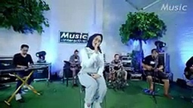 Suaranya merdu banget Nazia_Marwiana_(Official_Music_Live)_Kehadiran_mu_buatku_merasa_lengkap
