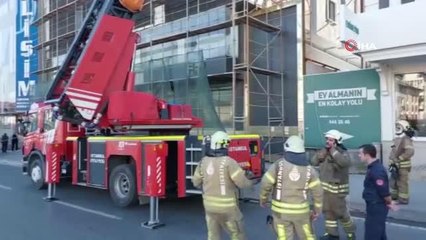 Avcılar'da bir inşaatın iskelesi düştü: 1 yaralı