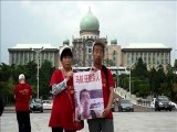 Chinese MH370 relatives protest at Malaysia PM's office