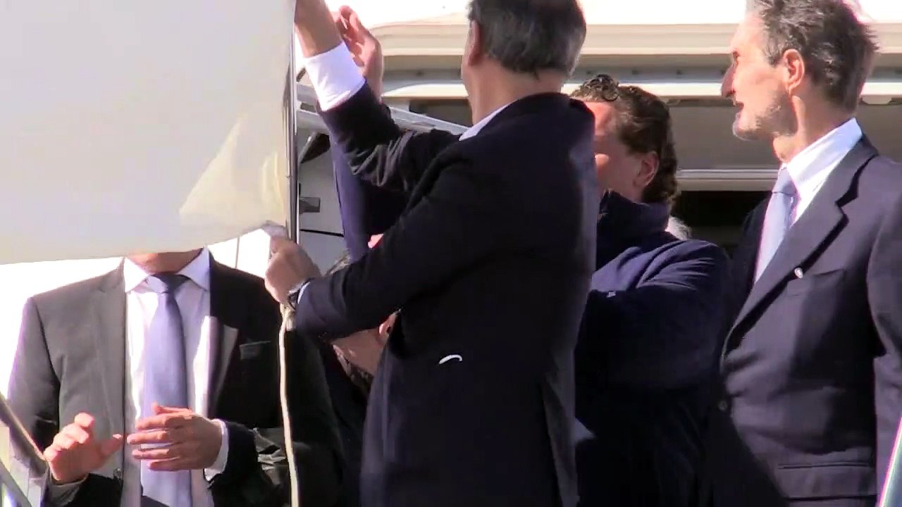 Olimpiadi Milano-Cortina 2026, la bandiera dei Giochi invernali atterra a Malpensa