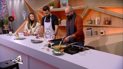 إليك وصفة تحضير فطيرة الدجاج.. ونادر يتحول إلى شيف