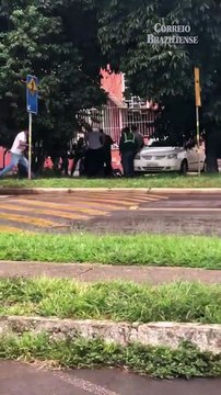 Pai surta, fica nu, agride filha e é espancado logo depois, no DF