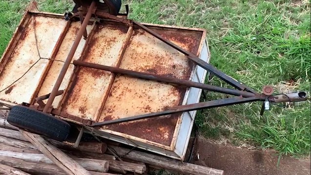 Carro tomba na rodovia PRc-467, embaixo do viaduto da Rua Domiciliano Theobaldo Bresolin