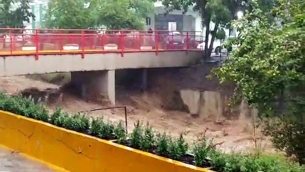 Forte temporal atinge Jaraguá do Sul, alaga ruas e deixa milhares de moradores sem luz