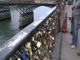 Paris to break hearts with removal of a million 'love locks'